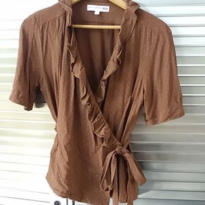 UNIQLO ruffle edges wrap top